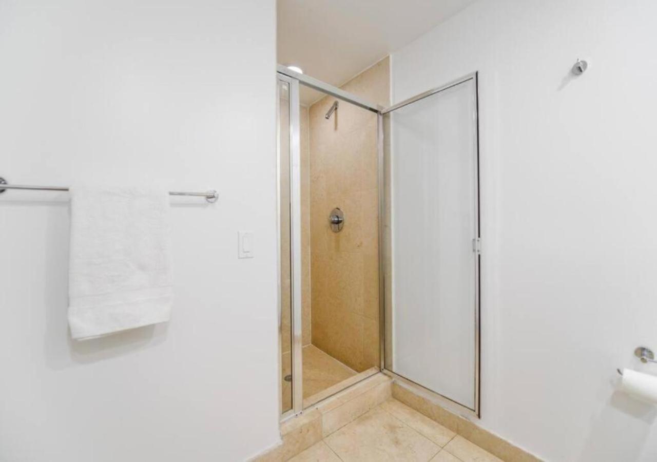 Luxury With Panoramic Views At Icon Brickell