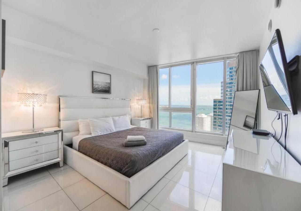 Luxury With Panoramic Views At Icon Brickell Apartment